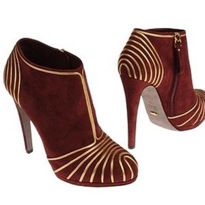 Sergio Rossi Ankle Boots 
Heel Height - 4.5”
Size 39